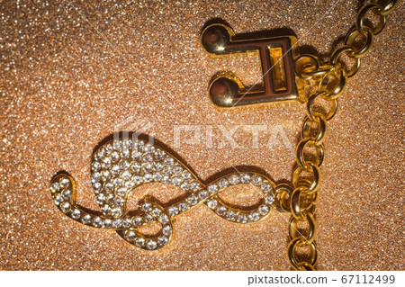 Bracelet with music note charms Bracelet with music note charms 67112499