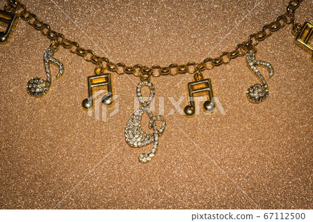 Bracelet with music note charms Bracelet with music note charms 67112500