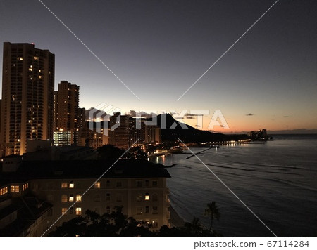 Hawaii night view Hawaii night view 67114284