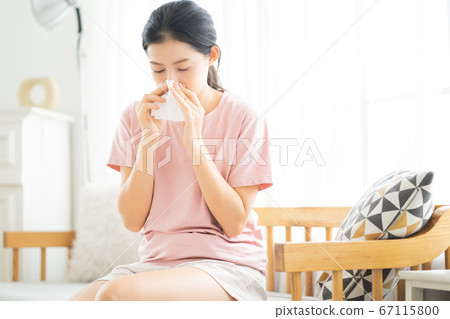 Woman, sickness Woman, sickness 67115800