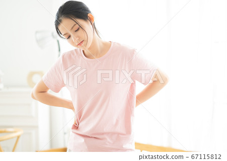 Woman, sickness Woman, sickness 67115812