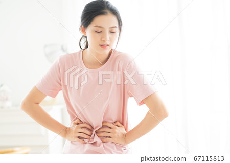 Woman, sickness Woman, sickness 67115813