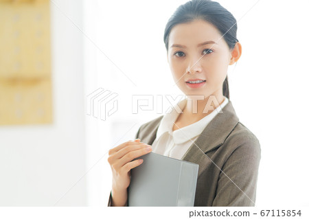 Business woman 67115854
