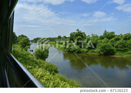 Kushiro River and Kushiro Marsh from the Norokko Line of Kusami Main Line 67116225