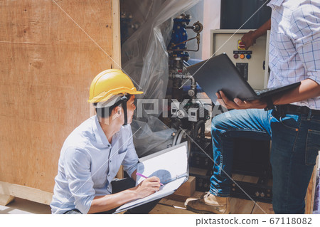 Project engineer, engineer and architect working 67118082