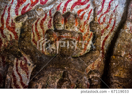 Silent prayer Buddha 67119033