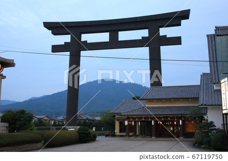 三和山和大鳥神社大鳥居[奈良縣櫻井市] 67119750