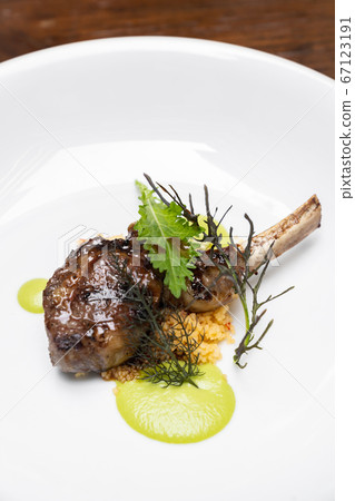 Grilled lamb chop 67123191