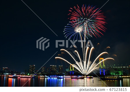 Odaiba Rainbow Fireworks Odaiba Rainbow Fireworks 67123815