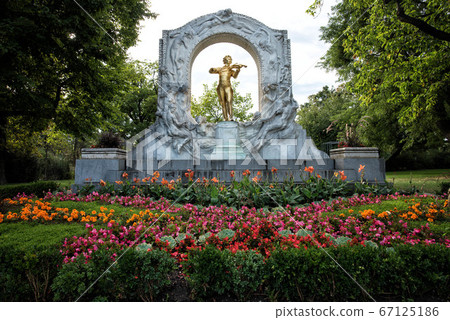 Johann Strauss Memorial Statue (Austria) 67125186