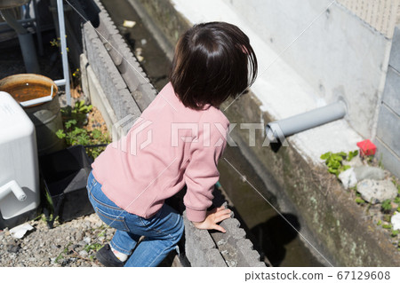一個嬰兒 一個嬰兒 67129608