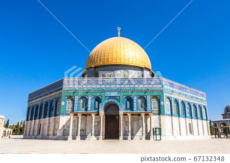 The Dome of the Rock on the temple mount in Jerusalem - Israel The Dome of the Rock on the temple mount in Jerusalem - Israel 67132348