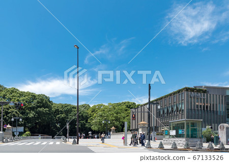 (Tokyo-Cityscape) Scenery 2 around the fresh green Jingu Bridge (Tokyo-Cityscape) Scenery 2 around the fresh green Jingu Bridge 67133526