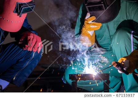 Metal welding steel works using electric arc welding machine Metal welding steel works using electric arc welding machine 67133937