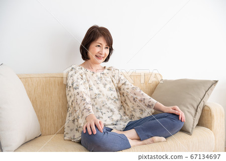 女高管留在家 67134697