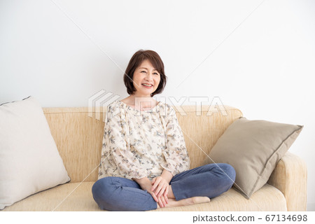 女高管留在家 67134698