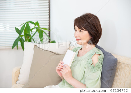 Senior woman stay home 67134732