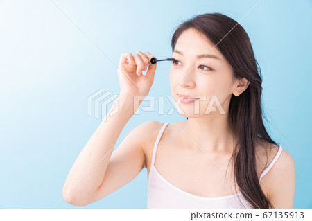 Beauty image mascara 67135913