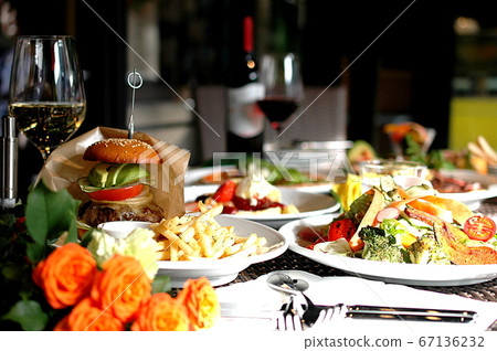 露台午餐……2 67136232