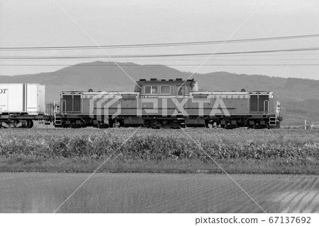 DD51 freight running near Senkoushi Station on the Hakodate Main Line DD51 freight running near Senkoushi Station on the Hakodate Main Line 67137692