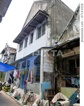 泗水市中心與戰前的舊建築物（印度尼西亞爪哇） 67141026