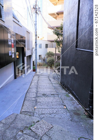 Arakicho/5th Avenue Hill [Shinjuku Ward, Tokyo] 67142528