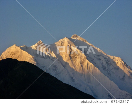 巴基斯坦喀喇崑崙喜馬拉雅山Rakaposhi（7,788m）日出 67142847