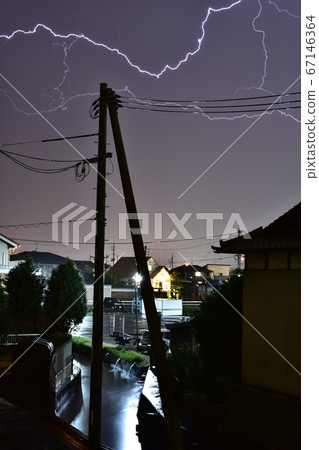 大雨夜，居民區，閃電，閃電 67146364