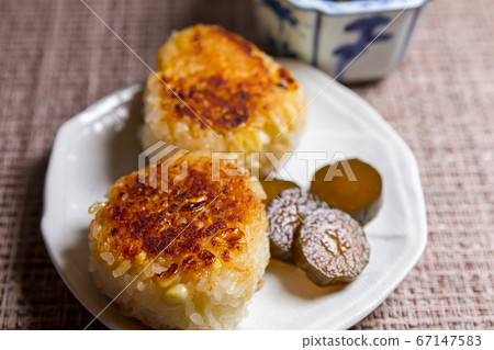 玉米烤飯糰 67147583