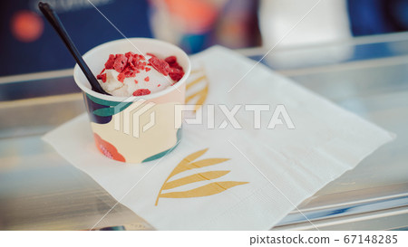ice cream, food, yogurt 67148285