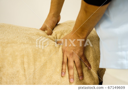 Waist massage 67149609