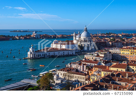 View to the church Santa Maria della Salute in 67155090