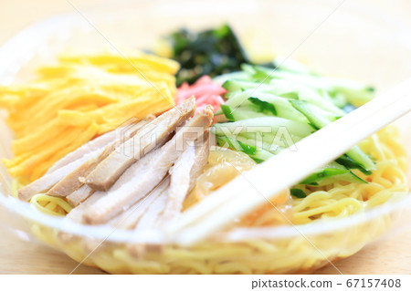 Delicious chilled chicken Delicious chilled chicken 67157408