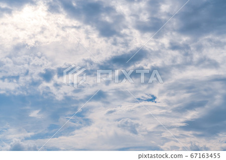 晴朗的雨季,有很多雲 晴朗的雨季,有很多雲 67163455