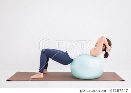 A woman wearing sportswear A woman wearing sportswear 67167447