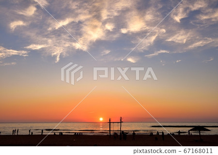 夕陽的晚霞在Ura 夕陽的晚霞在Ura 67168011