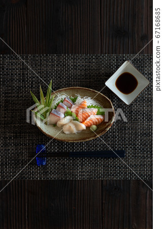 3生魚片拼盤 67168685