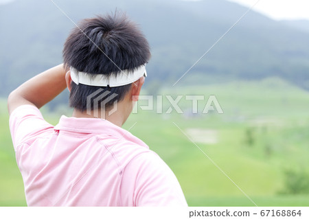 Men who play golf Men who play golf 67168864