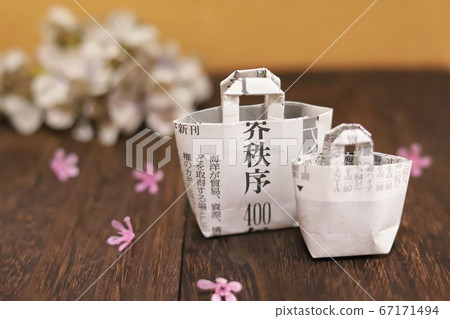 Miniature eco bag made from newspaper, shopping bag, my bag Miniature eco bag made from newspaper, shopping bag, my bag 67171494