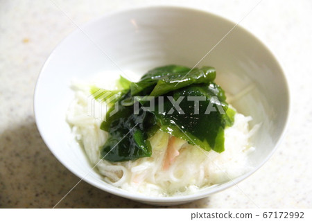 裙帶菜和山藥 裙帶菜和山藥 67172992