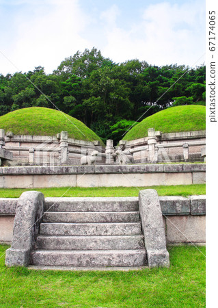 Tombs of King Kongmin and Queen Noguk, North Korea Tombs of King Kongmin and Queen Noguk, North Korea 67174065