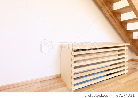 Air conditioner under the stairs of LDK 67174331
