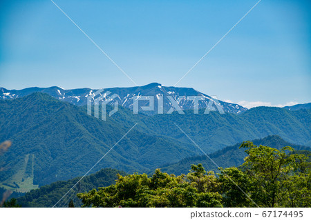 A view of the mountains from the vicinity of Jinritsu on Route 17 Niigata Prefecture A view of the mountains from the vicinity of Jinritsu on Route 17 Niigata Prefecture 67174495