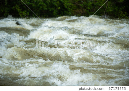 flood 67175353