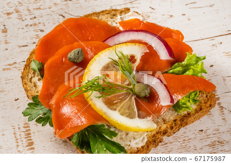 Open sandwich 67175987