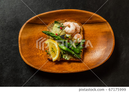 Open sandwich 67175999