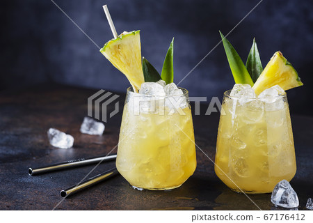 Summer cocktail and bar concept 67176412