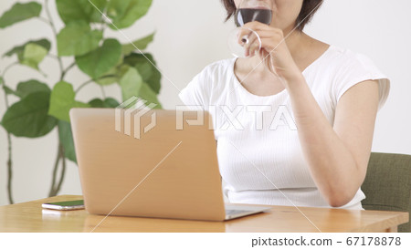 網上酒會 67178878