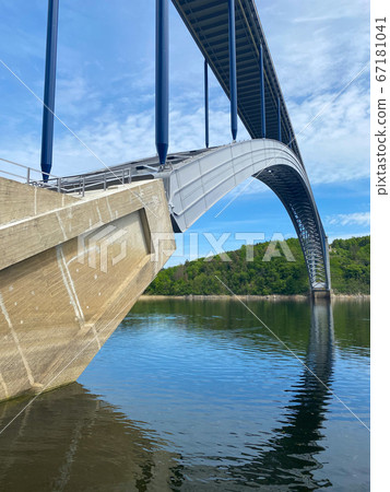 The Zdakov Bridge is a steel arch bridge that The Zdakov Bridge is a steel arch bridge that 67181041