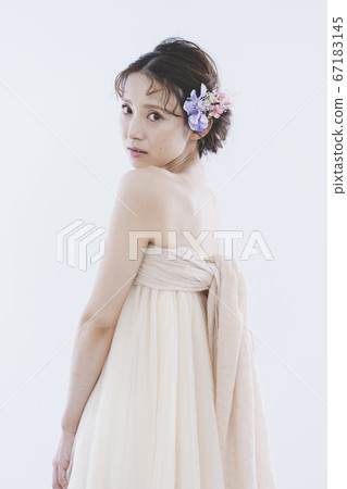 Woman in wedding dress 67183145